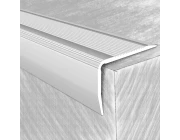 Порог угловой алюминиевый 664-01К КТМ 900 x 40 x 25 (серебряный)