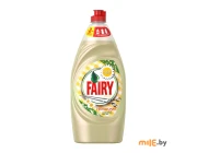 Средство для мытья посуды Fairy Нежные руки Ромашка и витамин Е 0,9 л
