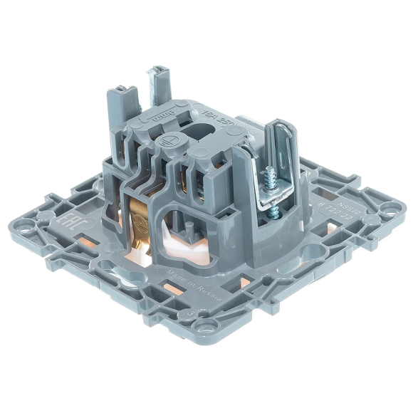 Розетка со шторками Legrand Etika 672222 (белый)