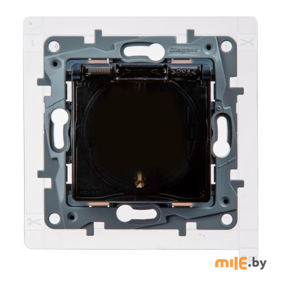 Розетка с крышкой Legrand Etika 672626 (антрацит)