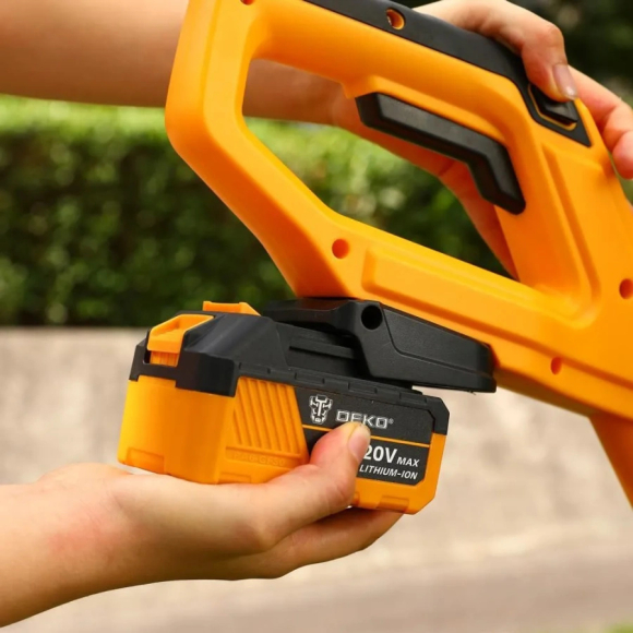 Снегоуборщик аккумуляторный Deko ST212-5 (083-4442)