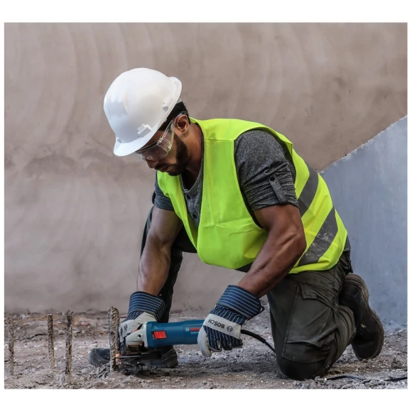 Угловая шлифмашина Bosch GWS 700 Professional (06013A30R0)