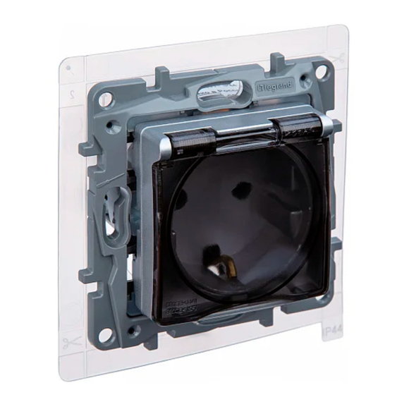 Розетка с крышкой Legrand Etika 672426 (алюминий)