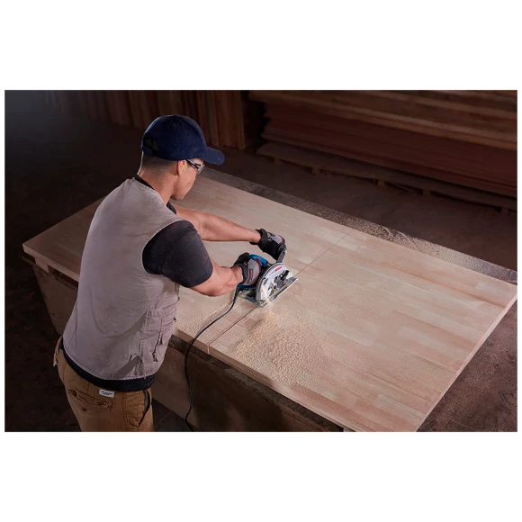 Циркулярная пила Bosch GKS 600 (06016A9020)